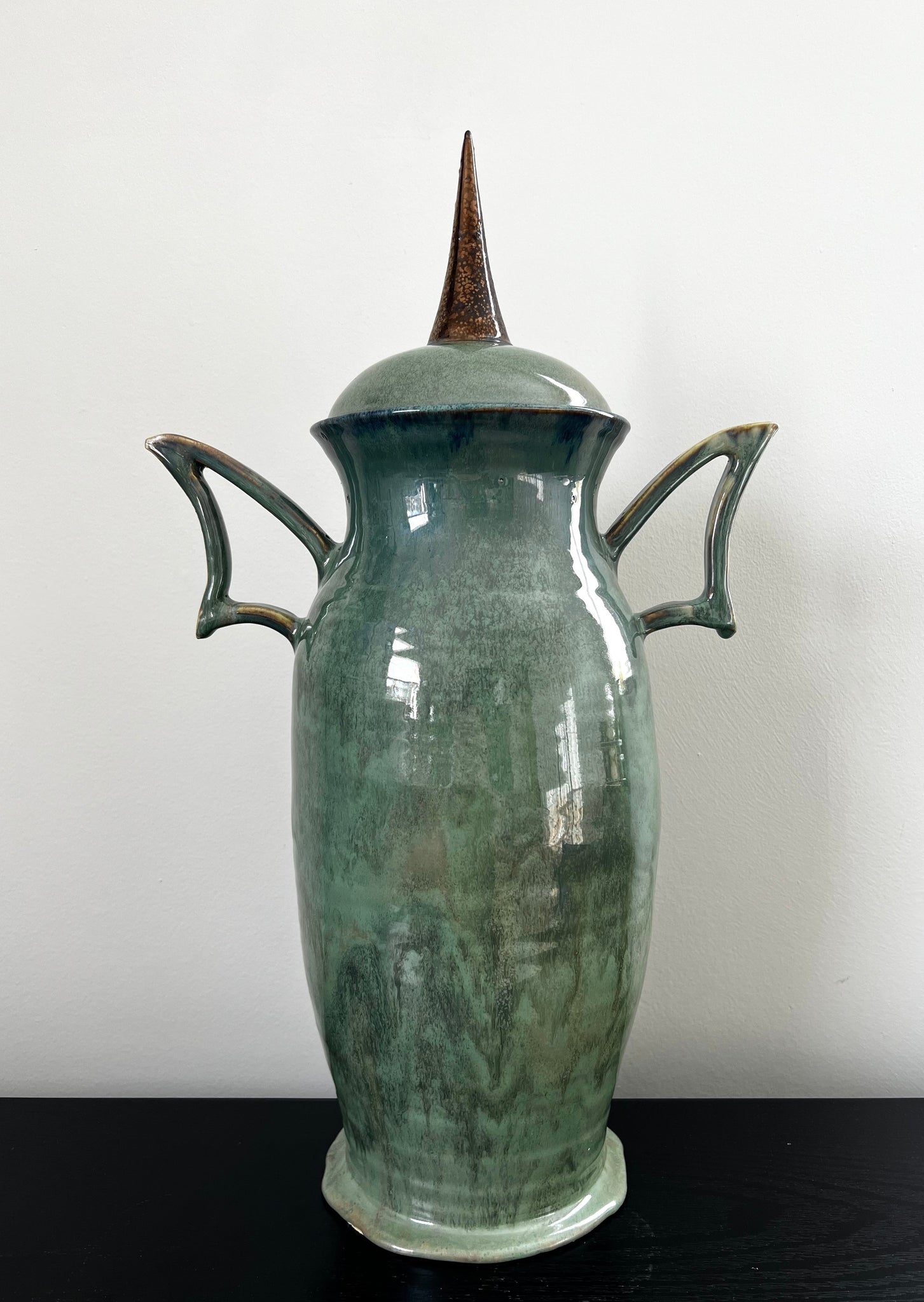 Pandora's Jar, Batwing Handles