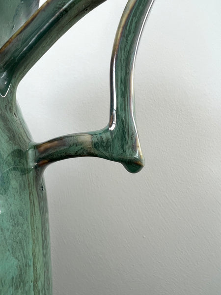 Pandora's Jar, Batwing Handles