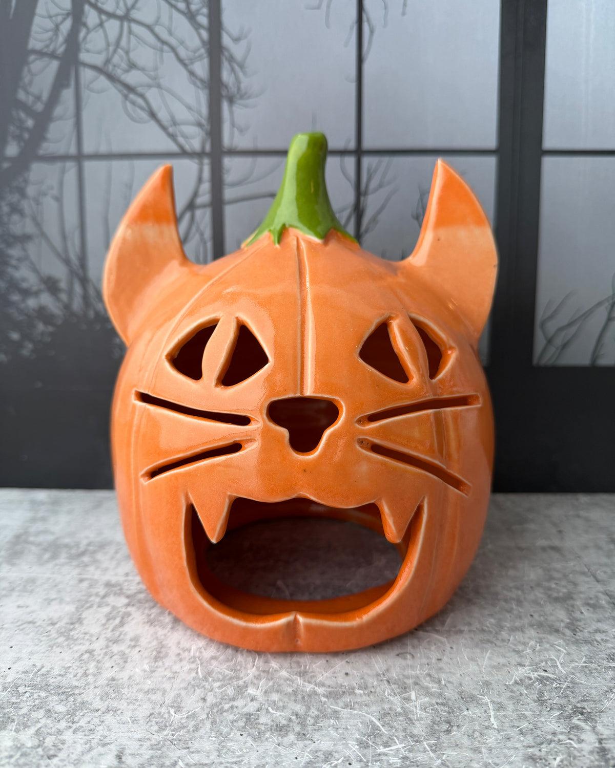 #40 TIPPY Cat o'lantern